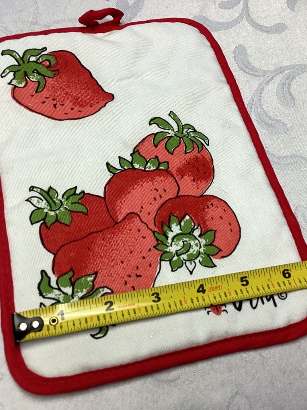 VERA NEUMAN RARE RARE RARE !STRAWBERRY POT HOLDERS - Picture 6 of 8